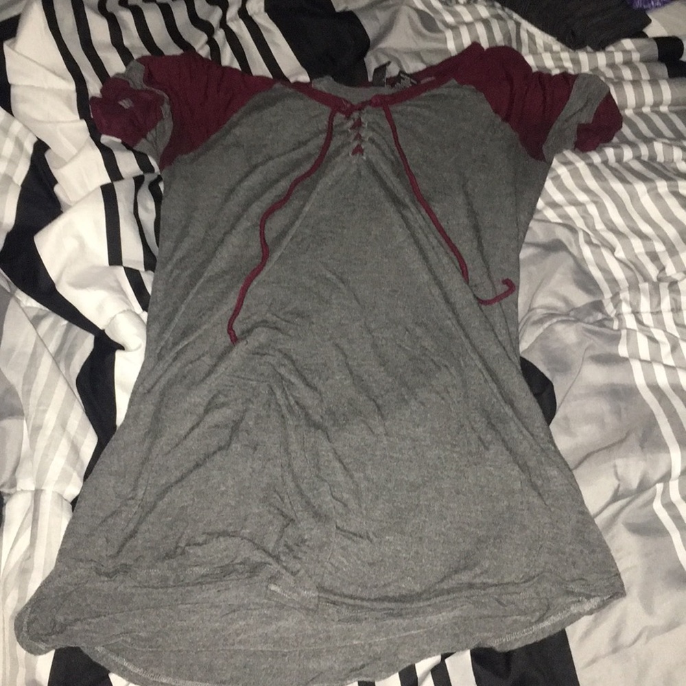 Shirt. Grey and maroon.